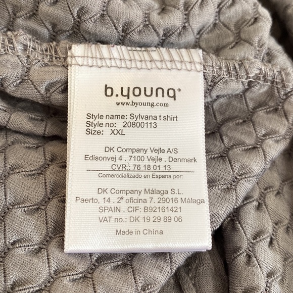 B.Young Grey Pullover Textured Top Zip in Back - Picture 6 of 6